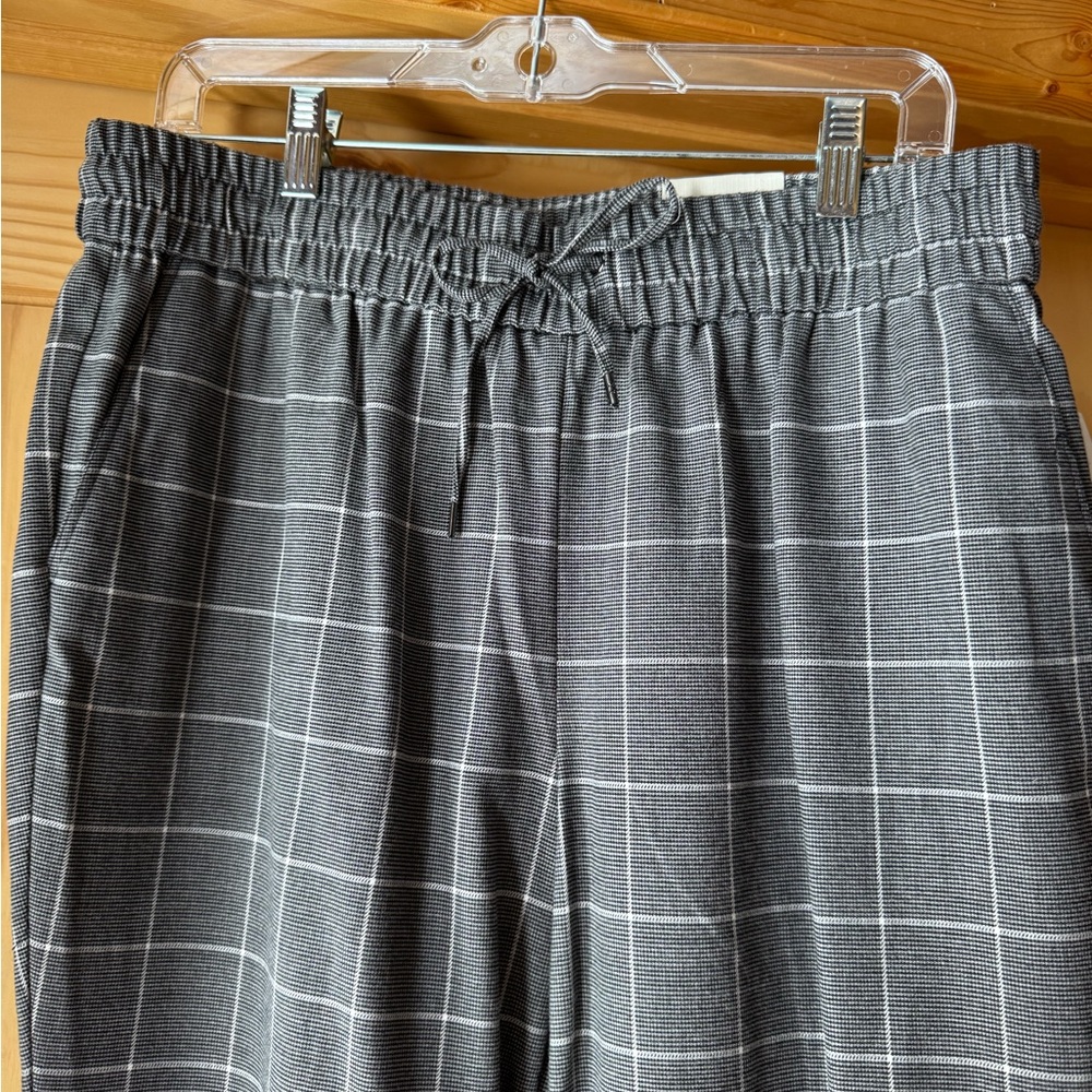 Anne Klein Black and Gray Windowpane Slim Ankle Trousers